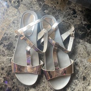 Size 7 1/2 bamboo gold sandals
